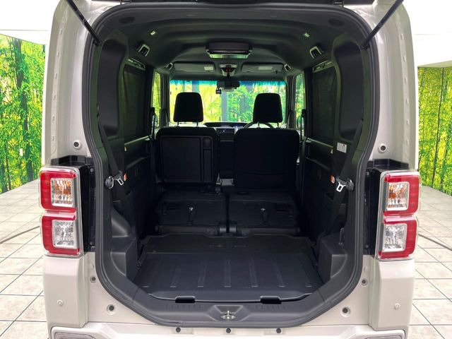 ���i�̂���������ʋ΁A���}���ɏ\���ȉ׎��X�y�[�X���m�ۂ��Ă���܂��B�Z�J���h�V�[�g��|���ƁA�傫�ȉו��̐ύڂ��\�ł���