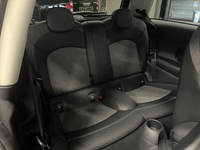 ���㕔���Ȃ��C�ɂȂ�悤�ȃL�Y�E�����ւ��蓙�A�傫�ȃ_���[�W�͂Ȃ��A�ǍD�ȏ�Ԃł��B