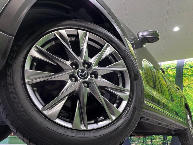 �y����19�C���`�A���~�z�C�[���z�O�ςɃ}�b�`���������A���~�z�C�[���𑕒����Ă���܂��B�e��ЊO�A���~�z�C�[����A�X�^�b�h���X�^�C�����戵�����Ă���܂��B���񂲑��k����������