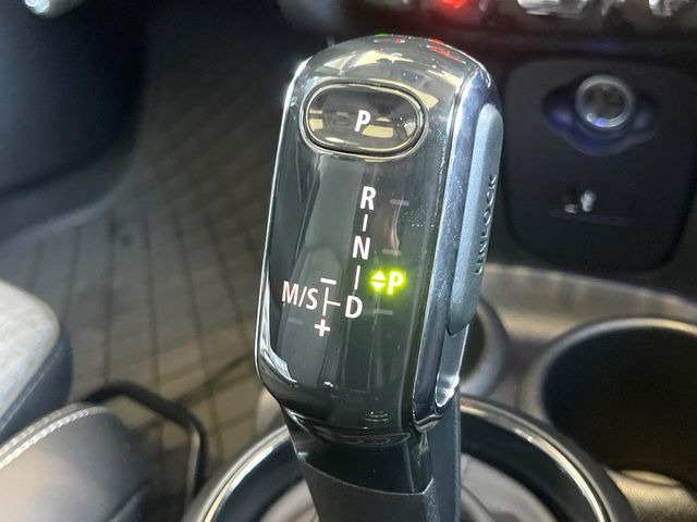 ��MT���[�h�t��AT:�ʏ�͎����ł����Ȃ���ϑ�(�M�A�`�F���W)���h���C�o�[�̑���ɂ���ĈӐ}�I�ɕς�����V�X�e���ł��B����w���i�̃h���C�u�����y���݂��������܂�!