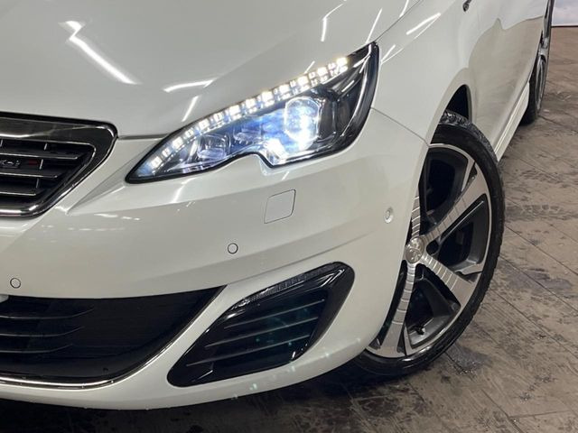 ��LED�w�b�h���C�g:��ԑ��s�����ǍD�Ȏ��E���m�ۂ����S���ĉ^�]�ł��鍂�P�xLED�w�b�h���C�g�𑕔�!�_�����x�������A����d�͂��}�����Ă��܂��B