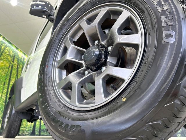 �y����15�C���`�A���~�z�C�[���z�O�ςɃ}�b�`���������A���~�z�C�[���𑕒����Ă���܂��B�e��ЊO�A���~�z�C�[����A�X�^�b�h���X�^�C�����戵�����Ă���܂��B���񂲑��k����������