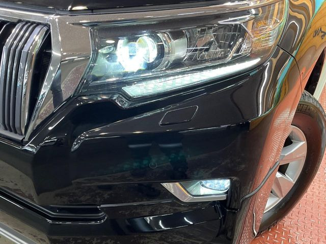 �yLED�w�b�h���C�g�z���V����ԑ��s�����ǍD�Ȏ��E���m�ۂ����S���ĉ^�]�ł��鍂�P�xLED�w�b�h���C�g�𑕔�!�_�����x�������A����d�͂��}�����Ă��܂��B