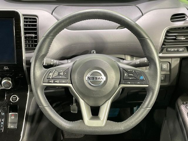 �y�����v�����X�e�A�����O�z�㎿�Ȋv���g�p���邱�ƂŁA��ɂ����������݂ƂĂ��^�]���₷���n���h���ł���