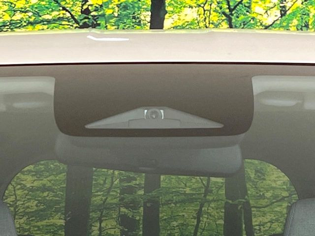 �y�z���_�Z���V���O�z���s���ɑO���̎ԗ�����F�����A�Փ˂������Ȏ��͌x��ƃu���[�L�ŏՓˉ���Ɣ�Q�y�����A�V�X�g�B�����S�Ƀh���C�u�����y���݂��������܂��B