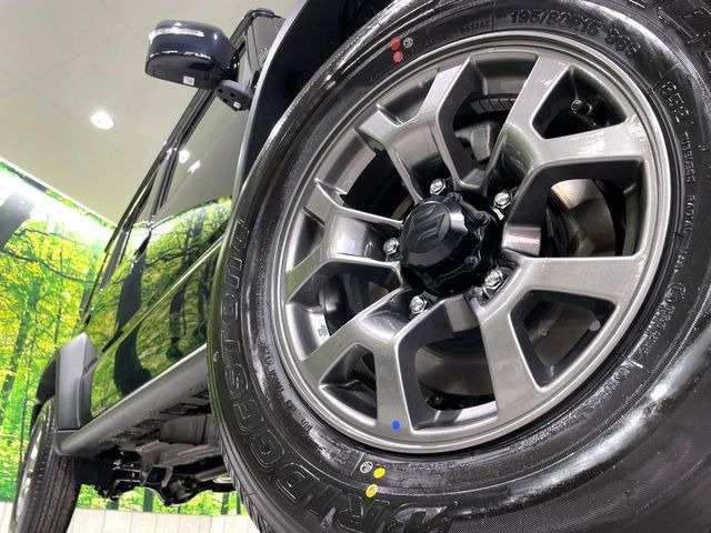 �y����15�C���`�A���~�z�C�[���z�O�ςɃ}�b�`���������A���~�z�C�[���𑕒����Ă���܂��B�e��ЊO�A���~�z�C�[����A�X�^�b�h���X�^�C�����戵�����Ă���܂��B���񂲑��k����������