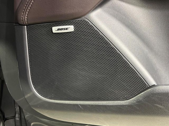 �yBOSE�T�E���h�V�X�e���t�������i�r�z�[���̃i�r�@�\�͂������A���x�ȃ`���[�j���O�\�͂����ڂ���Ă���A�������ȉ��y�����y���݂��������܂���