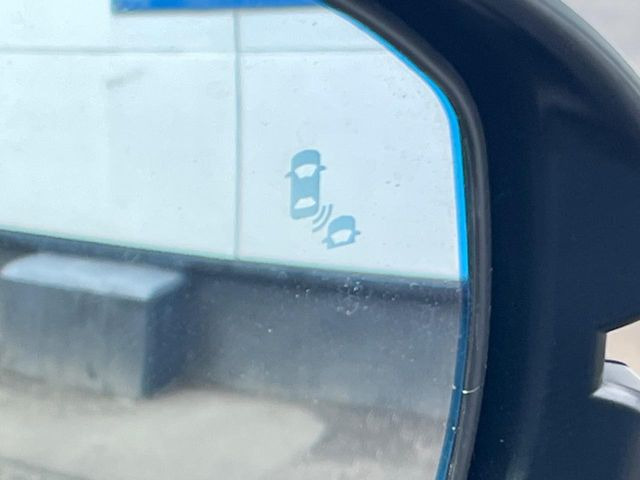 �y�u���C���h�X�|�b�g�C���t�H���[�V�����z���s���A�h�A�~���[�̎��p�ɂȂ�₷���ӏ��Ɍ㑱�Ԃ��ڋ߂���ƃT�C�h�~���[�t�߂Ɍx����\���A�h���C�o�[�ɒ��ӊ��N�����Ă���܂��B