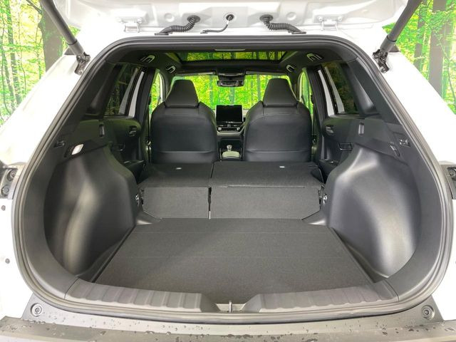 ���i�̂���������ʋ΁A���}���ɏ\���ȉ׎��X�y�[�X���m�ۂ��Ă���܂��B�Z�J���h�V�[�g��|���ƁA�傫�ȉו��̐ύڂ��\�ł���