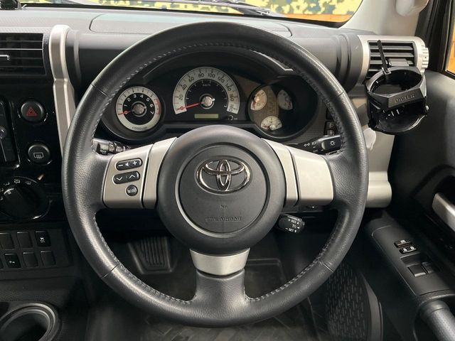 �y�����v�����X�e�A�����O�z�㎿�Ȋv���g�p���邱�ƂŁA��ɂ����������݂ƂĂ��^�]���₷���n���h���ł���