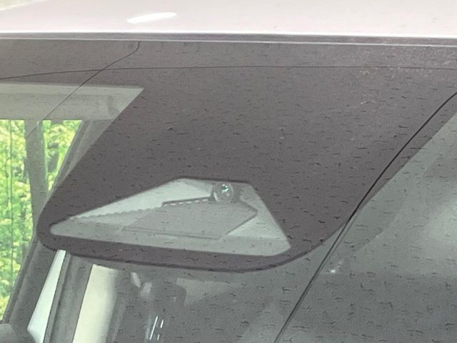 �y�z���_�Z���V���O�z���s���ɑO���̎ԗ�����F�����A�Փ˂������Ȏ��͌x��ƃu���[�L�ŏՓˉ���Ɣ�Q�y�����A�V�X�g�B�����S�Ƀh���C�u�����y���݂��������܂��B