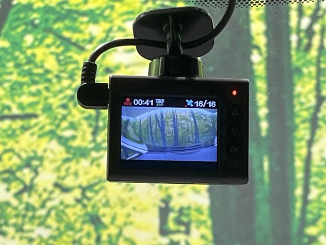 �y�h���C�u���R�[�_�[�z�h���C�u���R�[�_�[����!���s���͂������A������^�]�⎖�̂ɑ��������ہA�f���ŋL�^���A����̃��X�N�ɔ����܂��B���L�^�pSD�J�[�h�͂��q�l�����g�ł��������������K�v������܂��B