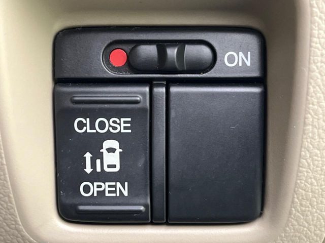 �y�p���[�X���C�h�h�A�z�X�}�[�g�L�[��^�]�Ȃ̃X�C�b�`�ŃX���C�h�h�A�̊J���\���d��������͂����ăh�A���J����K�v�������A���������q�l�ł��A�d���ו��������Ă��鎞�����N�ɊJ���߂ł��܂���