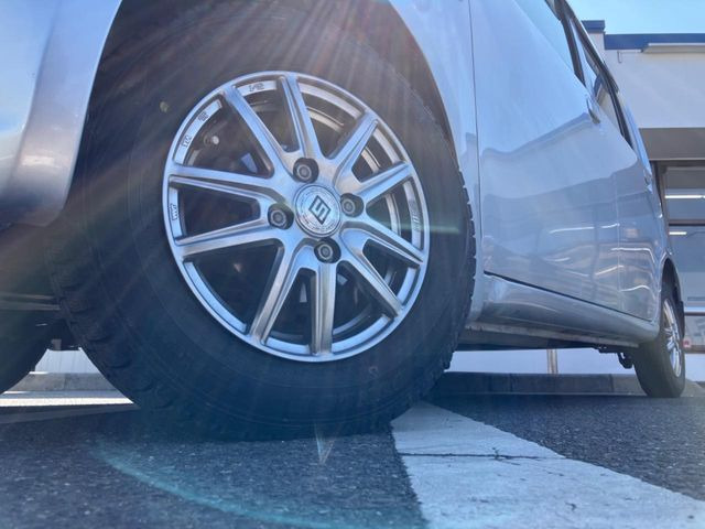 �y13�C���`�A���~�z�C�[���z�O�ςɃ}�b�`�����A���~�z�C�[���𑕒����Ă���܂��B�e��A���~�z�C�[����A�X�^�b�h���X�^�C�����戵�����Ă���܂��B���񂲑��k����������