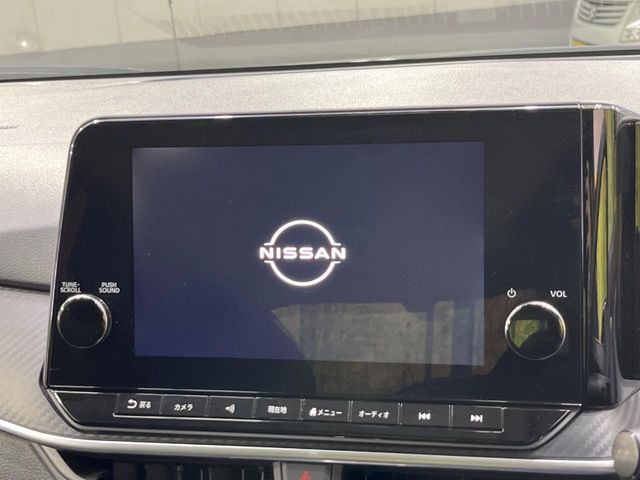 �y�����i�r�z�l�C�̏����i�r�𑕔����Ă���܂��B�i�r�̎g���₷���͂������A�I�[�f�B�I�@�\���[��!�L�����v�◷�s�͂������A�ʋ΂┃�����ȂǕ��i�̃h���C�u���y�����Ȃ�͂���