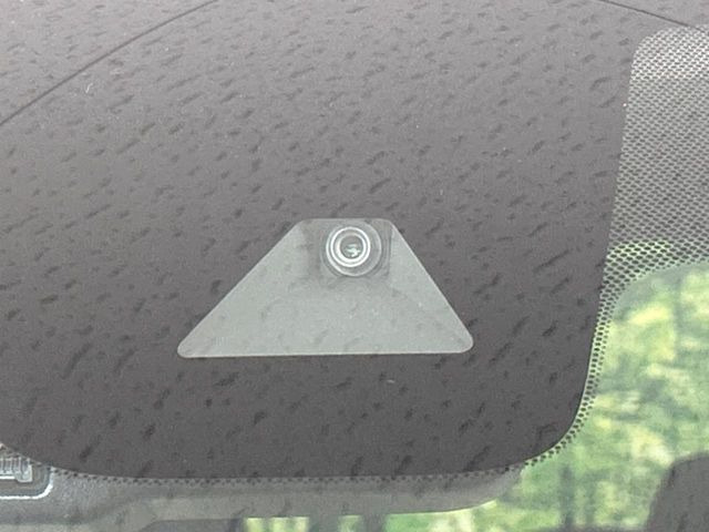 �y�C���e���W�F���g�G�}�[�W�F���V�[�u���[�L�z�t�����g�J�����őO���̎ԗ�����s�҂����m�B�Փ˂������Ȏ��͏Փ˔�Q�y���u���[�L���쓮�A�Փˉ�����T�|�[�g�B�����S�Ƀh���C�u�����y���݂��������܂��B