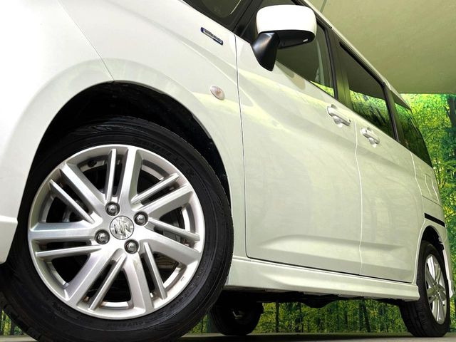 �y����15�C���`�A���~�z�C�[���z�O�ςɃ}�b�`���������A���~�z�C�[���𑕒����Ă���܂��B�e��ЊO�A���~�z�C�[����A�X�^�b�h���X�^�C�����戵�����Ă���܂��B���񂲑��k����������