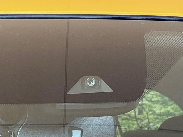 �y�C���e���W�F���g�G�}�[�W�F���V�[�u���[�L�z�t�����g�J�����őO���̎ԗ�����s�҂����m�B�Փ˂������Ȏ��͏Փ˔�Q�y���u���[�L���쓮�A�Փˉ�����T�|�[�g�B�����S�Ƀh���C�u�����y���݂��������܂��B