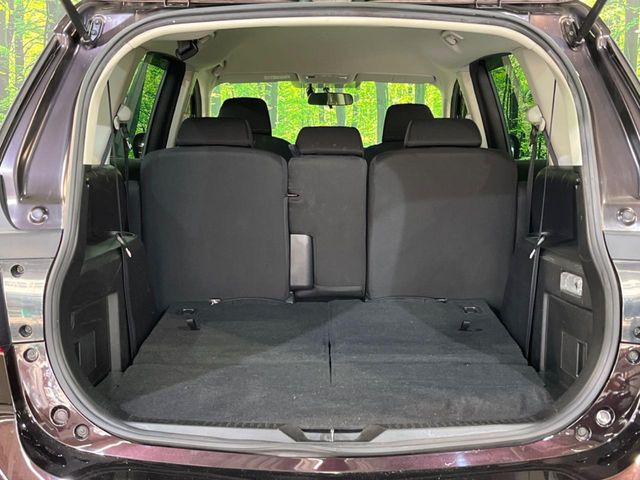 ���i�̂���������ʋ΁A���}���ɏ\���ȉ׎��X�y�[�X���m�ۂ��Ă���܂��B�Z�J���h�V�[�g��|���ƁA�傫�ȉו��̐ύڂ��\�ł���