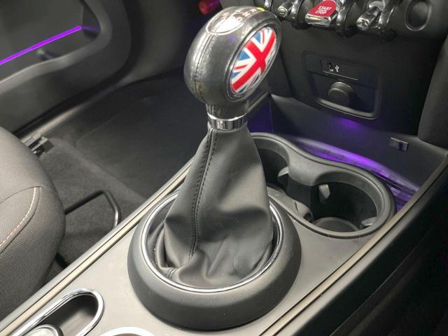 ��MT���[�h�t��AT:�ʏ�͎����ł����Ȃ���ϑ�(�M�A�`�F���W)���h���C�o�[�̑���ɂ���ĈӐ}�I�ɕς�����V�X�e���ł��B����w���i�̃h���C�u�����y���݂��������܂�!