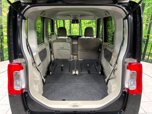 普段のお買い物や通勤、送迎等に十分な荷室スペースを確保しております。セカンドシートを倒すと、大きな荷物の積載も可能です♪