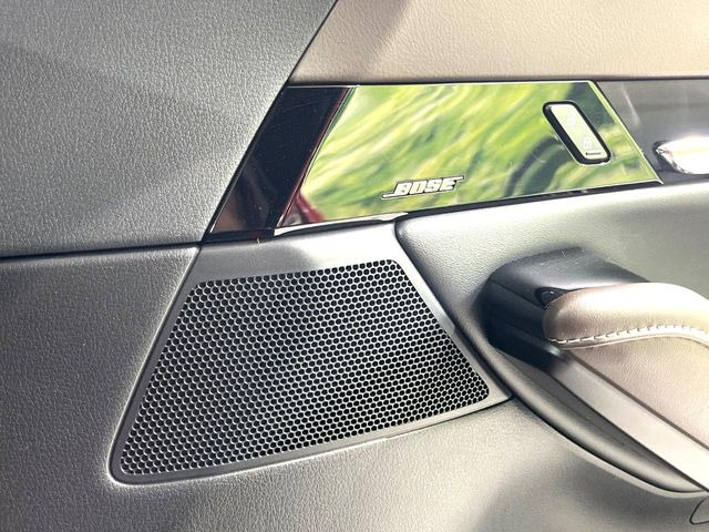 �yBOSE�T�E���h�V�X�e���t�������i�r�z�[���̃i�r�@�\�͂������A���x�ȃ`���[�j���O�\�͂����ڂ���Ă���A�������ȉ��y�����y���݂��������܂���