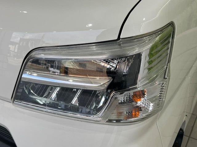 �yLED�w�b�h���C�g�z���V����ԑ��s�����ǍD�Ȏ��E���m�ۂ����S���ĉ^�]�ł��鍂�P�xLED�w�b�h���C�g�𑕔�!�_�����x�������A����d�͂��}�����Ă��܂��B