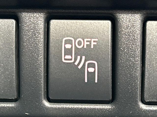 �y�����r�[�N���f�B�e�B�N�V�����z���s���A�h�A�~���[�̎��p�ɂȂ�₷���ӏ��Ɍ㑱�Ԃ��ڋ߂���ƃT�C�h�~���[�t�߂Ɍx����\���A�h���C�o�[�ɒ��ӊ��N�ƁA����̍ۂ̓n���h��������A�V�X�g�����܂��B