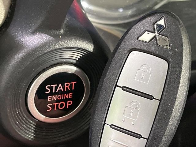 �y�I�y���[�V�����L�[�z�J�o����|�P�b�g�ɓ��ꂽ�܂܂ł��h�A�̎{���E�������\�ȃX�}�[�g�L�[�𑕔��B�G���W���̃I���E�I�t�����J�M�����o���K�v����������Ƃ��Ă��֗��ł���