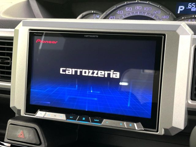 �y���ʃi�r�z�l�C�̑�^8�C���`�i�r�𑕔��B���݊��̂�����ʂ̓C���p�N�g��!�i�r���p���̃}�b�v�\���͌��₷���A�e���r��DVD�͗Տꊴ���A�b�v!�����̃h���C�u���O�b�Ɗy�����Ȃ�܂���