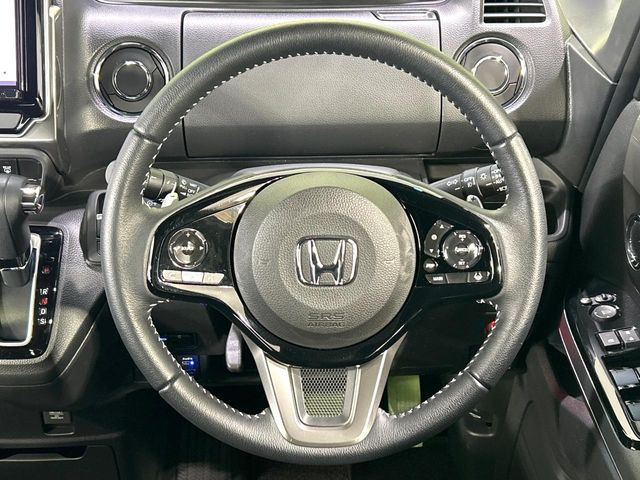 �y�����v�����X�e�A�����O�z�㎿�Ȋv���g�p���邱�ƂŁA��ɂ����������݂ƂĂ��^�]���₷���n���h���ł���