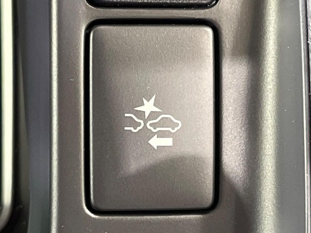 �y�g���^�Z�[�t�e�B�Z���X�z���s���ɑO���̎ԗ�����F�����A�Փ˂������Ȏ��͌x��ƃu���[�L�ŏՓˉ���Ɣ�Q�y�����A�V�X�g�B�����S�Ƀh���C�u�����y���݂��������܂��B