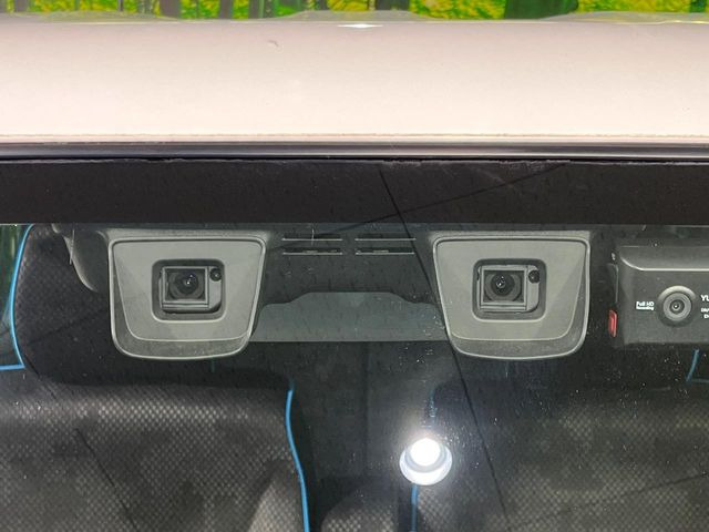 �y�f���A���J�����u���[�L�T�|�[�g�z���s���ɑO���̎ԗ�����F�����A�Փ˂������Ȏ��͌x��ƃu���[�L�ŏՓˉ���Ɣ�Q�y�����A�V�X�g�B�����S�Ƀh���C�u�����y���݂��������܂��B