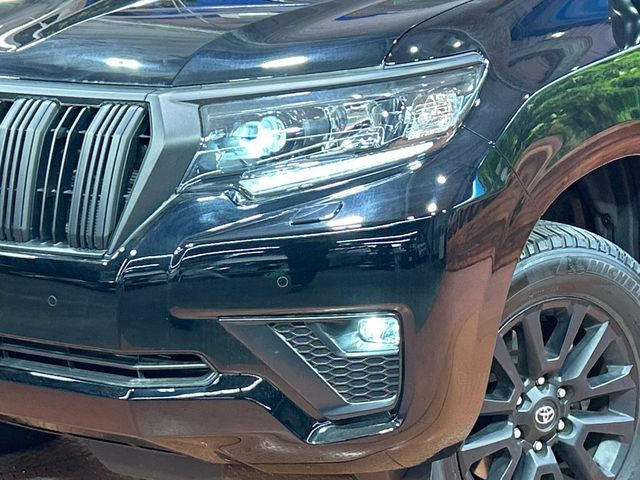 �yLED�w�b�h���C�g�z���V����ԑ��s�����ǍD�Ȏ��E���m�ۂ����S���ĉ^�]�ł��鍂�P�xLED�w�b�h���C�g�𑕔�!�_�����x�������A����d�͂��}�����Ă��܂��B