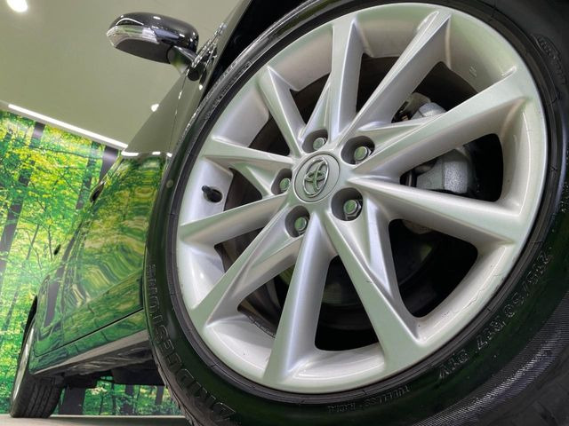 �y����17�C���`�A���~�z�C�[���z�O�ςɃ}�b�`���������A���~�z�C�[���𑕒����Ă���܂��B�e��ЊO�A���~�z�C�[����A�X�^�b�h���X�^�C�����戵�����Ă���܂��B���񂲑��k����������