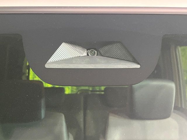 �y�z���_�Z���V���O�z���s���ɑO���̎ԗ�����F�����A�Փ˂������Ȏ��͌x��ƃu���[�L�ŏՓˉ���Ɣ�Q�y�����A�V�X�g�B�����S�Ƀh���C�u�����y���݂��������܂��B