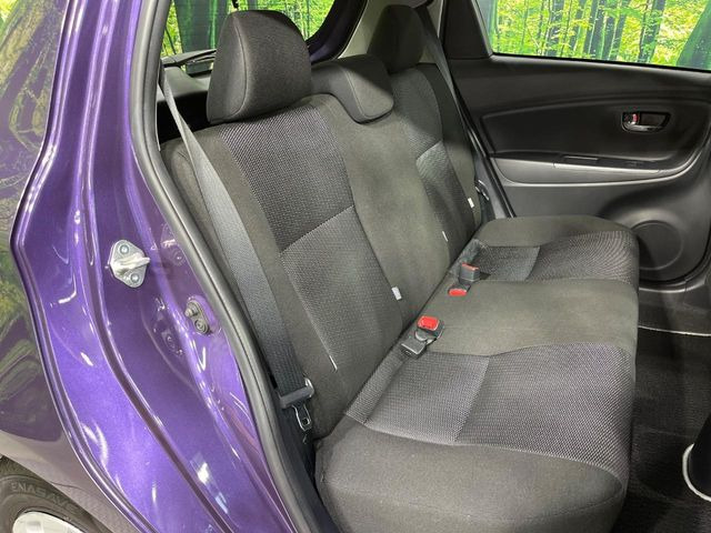 後部座席も気になるようなキズ・汚れやへたり等、大きなダメージはなく、良好な状態です。