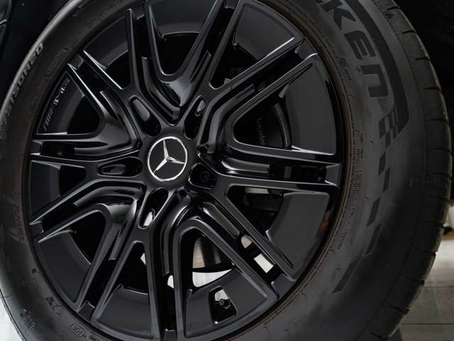 G�N���X�̔̔����т����悻500��𒴂��邨�X�u�A�y���^���É��v�B�Q�����f�̂��Ƃ͐��񂨔C�����������B�e���f���̎�舵���⒍���̔��A�J�X�^��(�h���X�A�b�v)�S�ʂ������Ă���܂��B