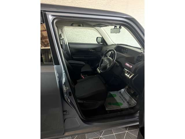 ガレージイフィニティには多数、車種様々な在庫がございます。きっとお気に入りの一台に出会えるはずです♪