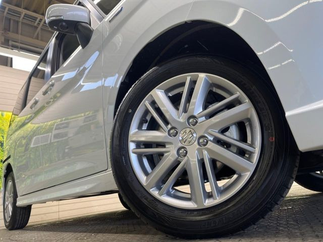 �y����15�C���`�A���~�z�C�[���z�O�ςɃ}�b�`���������A���~�z�C�[���𑕒����Ă���܂��B�e��ЊO�A���~�z�C�[����A�X�^�b�h���X�^�C�����戵�����Ă���܂��B���񂲑��k����������