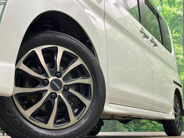 �y����15�C���`�A���~�z�C�[���z�O�ςɃ}�b�`���������A���~�z�C�[���𑕒����Ă���܂��B�e��ЊO�A���~�z�C�[����A�X�^�b�h���X�^�C�����戵�����Ă���܂��B���񂲑��k����������