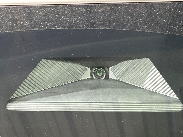 �y�z���_�Z���V���O�z���s���ɑO���̎ԗ�����F�����A�Փ˂������Ȏ��͌x��ƃu���[�L�ŏՓˉ���Ɣ�Q�y�����A�V�X�g�B�����S�Ƀh���C�u�����y���݂��������܂��B