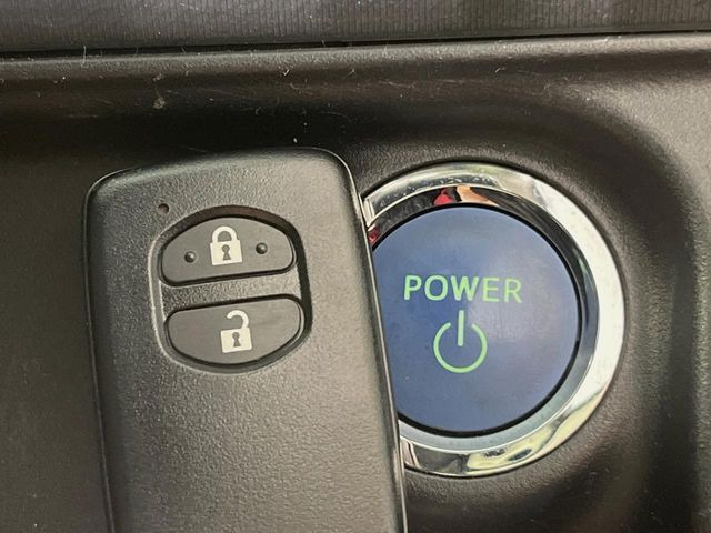 �y�X�}�[�g�L�[�z�J�o����|�P�b�g�ɓ��ꂽ�܂܂ł��h�A�̎{���E�������\�ȃX�}�[�g�L�[�𑕔��B�G���W���̃I���E�I�t�����J�M�����o���K�v����������Ƃ��Ă��֗��ł���