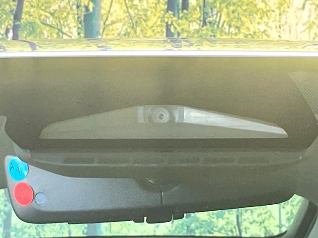 �y�g���^�Z�[�t�e�B�Z���X�z���s���ɑO���̎ԗ�����F�����A�Փ˂������Ȏ��͌x��ƃu���[�L�ŏՓˉ���Ɣ�Q�y�����A�V�X�g�B�����S�Ƀh���C�u�����y���݂��������܂��B