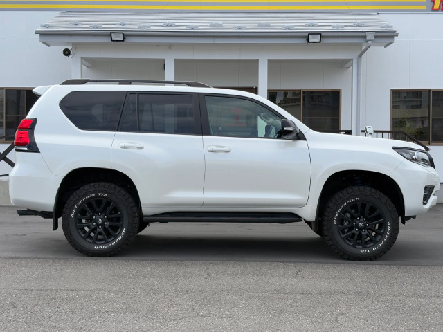 ランドクルーザープラド2.7 TX Lパッケージ マットブラック エディション 4WD