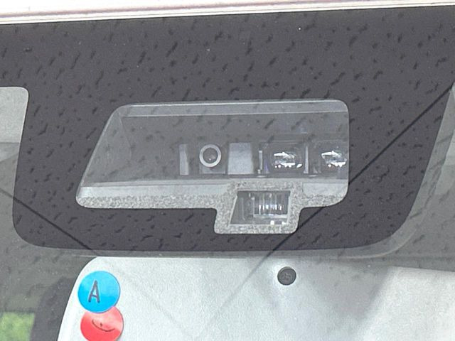 �y�X�Y�L �Z�[�t�e�B�T�|�[�g�z���s���ɑO���̎ԗ�����F�����A�Փ˂������Ȏ��͌x��ƃu���[�L�ŏՓˉ���Ɣ�Q�y�����A�V�X�g�B�����S�Ƀh���C�u�����y���݂��������܂��B