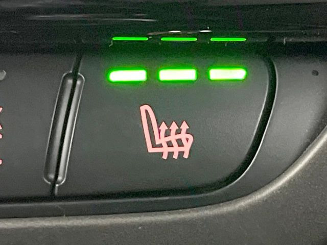 ���t�����g�V�[�g�q�[�e�B���O(�I�v�V��������):�^�]�ȁE����ȋ��ɎO�i�K�Œ��߂��\�ȃV�[�g�q�[�^�[�𑕔����Ă���܂��B�G�߂��킸���K�ɂ��g�p���������܂��B