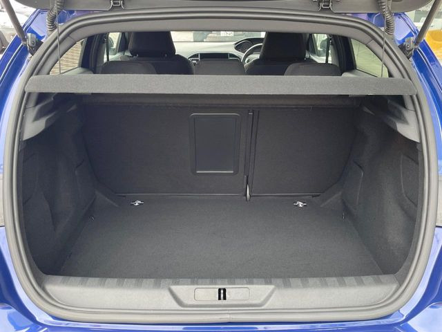 ●トランクルーム:趣味が広がる収容スペース!これだけの広さがあればお買い物やレジャーなどにも最適です!使用感も少なくきれいな状態を維持しております。