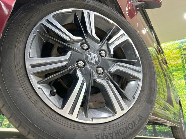 �y����15�C���`�A���~�z�C�[���z�O�ςɃ}�b�`���������A���~�z�C�[���𑕒����Ă���܂��B�e��ЊO�A���~�z�C�[����A�X�^�b�h���X�^�C�����戵�����Ă���܂��B���񂲑��k����������