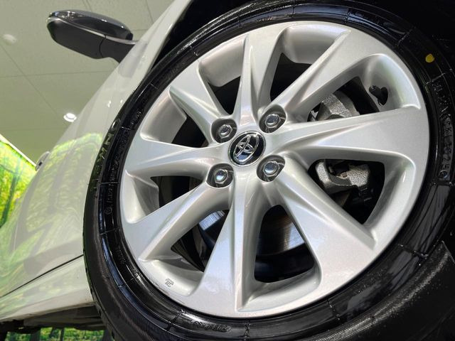 �y����15�C���`�A���~�z�C�[���z�O�ςɃ}�b�`���������A���~�z�C�[���𑕒����Ă���܂��B�e��ЊO�A���~�z�C�[����A�X�^�b�h���X�^�C�����戵�����Ă���܂��B���񂲑��k����������